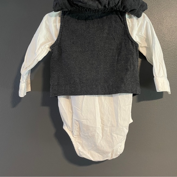 Carter’s grey vest, grey pants, white button down onesie, size 18 months - Picture 2 of 7